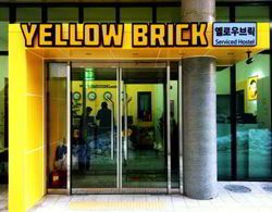 Yellow Brick Hotel 1 Genel