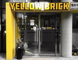Yellow Brick Hotel 1 Genel