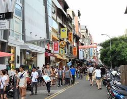 Yizhong Street Meets Summer Dış Mekan