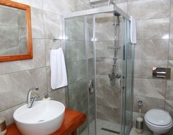 Zeytin Dali Butik Otel Banyo Tipleri