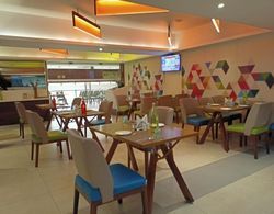 ZIBE Hyderabad by GRT Hotels Yerinde Yemek