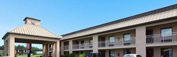 Econo Lodge Inn & Suites East Genel