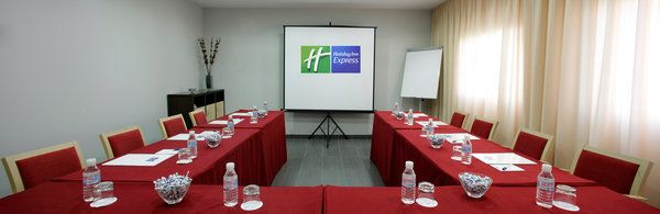 Holiday Inn Express Malaga Airport İş / Konferans