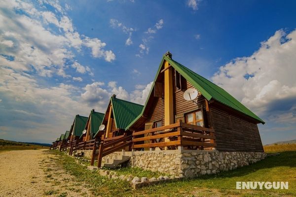 2 Bedroom Holiday Chalet With Views + Log Fire Dış Mekan