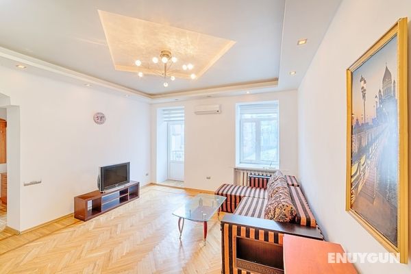 3 Bedroom Apartment near Deribasovskaya Öne Çıkan Resim