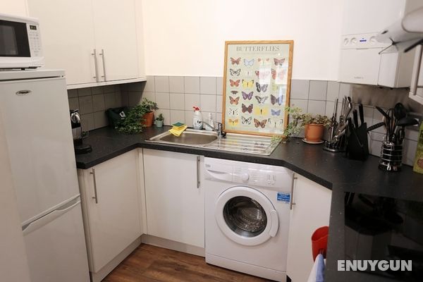 3 Beds 2 Baths Oxford Circus Genel