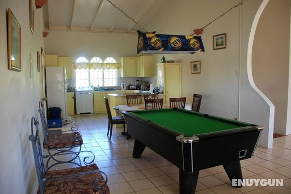 4-bed With En-suite Bathrooms Villa in Bethel Genel