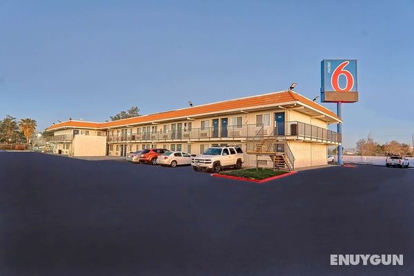 Motel 6 Lancaster, CA Öne Çıkan Resim
