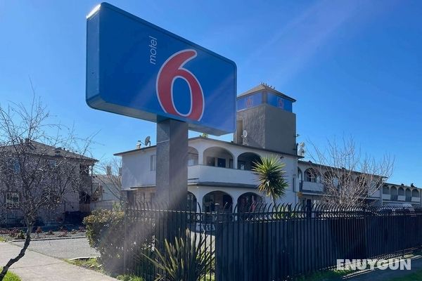 Motel 6 Richmond, CA – Civic Center Öne Çıkan Resim