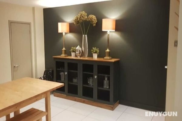 A Large, Beautifully Styled Home in Brighton Sleeps12 Genel