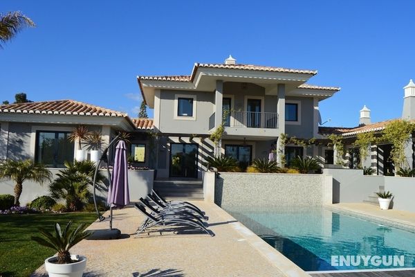 A Modern, Highly Luxurious 4-bedroom Villa With Swimming Pool Near Carvoeiro Öne Çıkan Resim