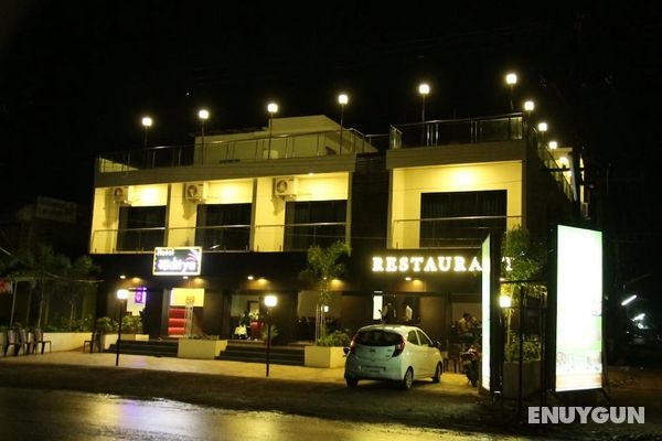 Hotel Aditya Öne Çıkan Resim