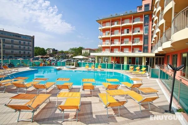 Hotel Adria Beach Club Öne Çıkan Resim