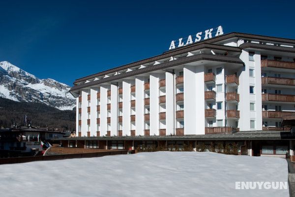 Hotel Alaska Cortina Genel
