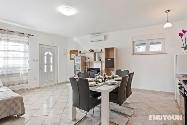 Alluring Apartment in Zadar near Sea Öne Çıkan Resim