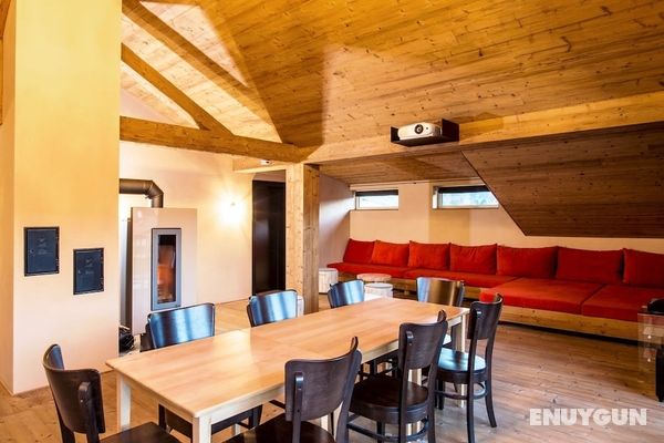Alpen Select Lodge for 16-24 People Genel