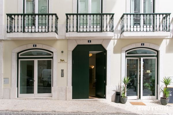 ALTIDO Sunny 1-bed flat w/terrace&sea view in Baixa, 3mins to Arco da Rua Augusta Genel