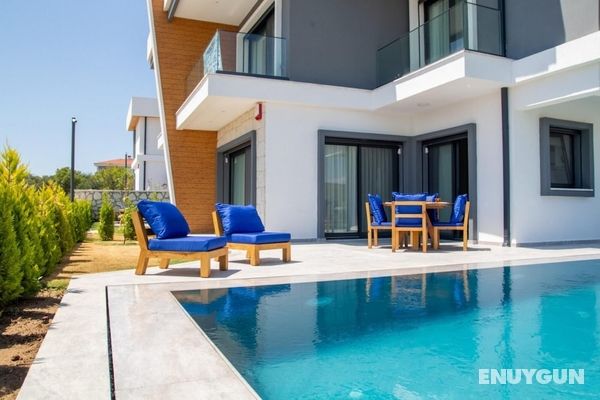 Amazing Villa With Private Pool in Alacati Cesme Öne Çıkan Resim