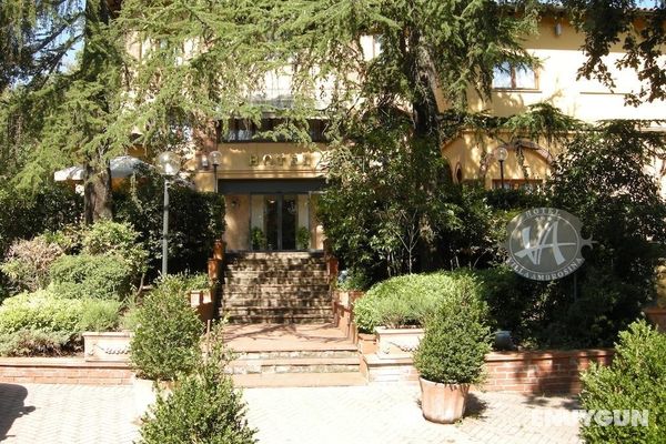 Villa Ambrosina Genel