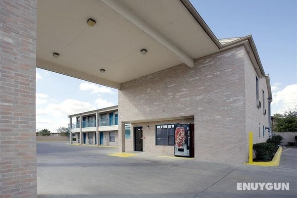 Americas Best Value Inn - Lackland Genel