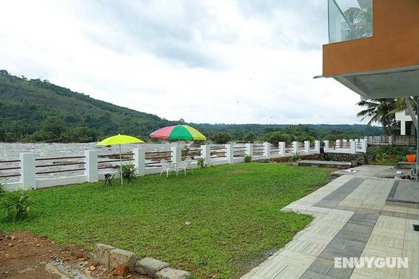 Athirapilly River Resort Genel