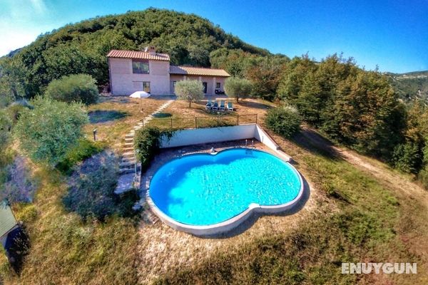 Attractive Holiday Home in Assisi With Swimming Pool Öne Çıkan Resim