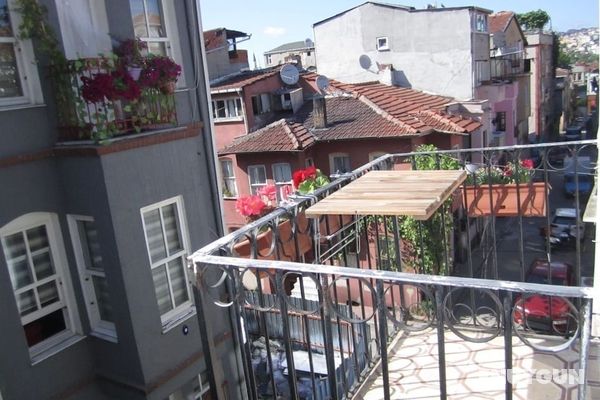Authentic Room With Balcony in Balat Öne Çıkan Resim