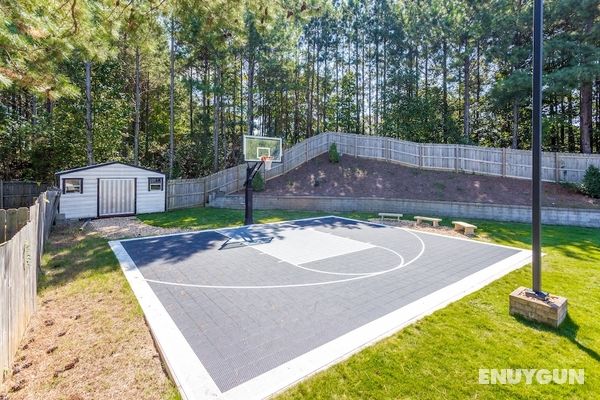 Basketball Court Cozy 3 BR in Decatur Genel