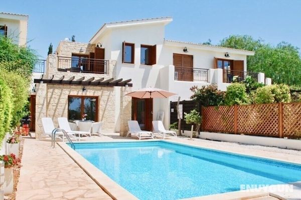 Beautiful 2 Bedroom Villa Proteus HG29 with private pool and pretty golf course views, Short walk to resort village square on Aphrodite Hills Öne Çıkan Resim