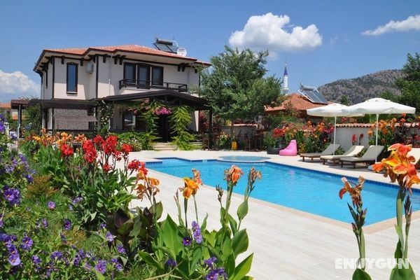 Beautiful 4-bed Villa Private Pools Öne Çıkan Resim