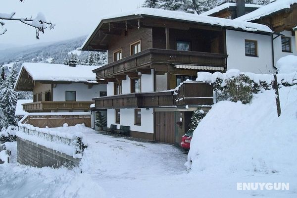 Beautiful Apartment in Gerlosberg Near Zilletral Ski Area Öne Çıkan Resim