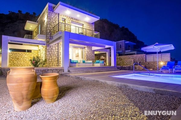 Beautiful Villa in Kalythie With Pool Öne Çıkan Resim