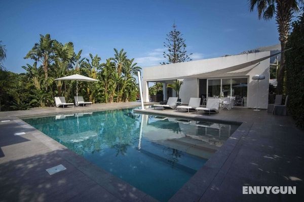 Beautiful Luxury Villa in Sicilian Style With Beautiful Private Pool and Garden Öne Çıkan Resim