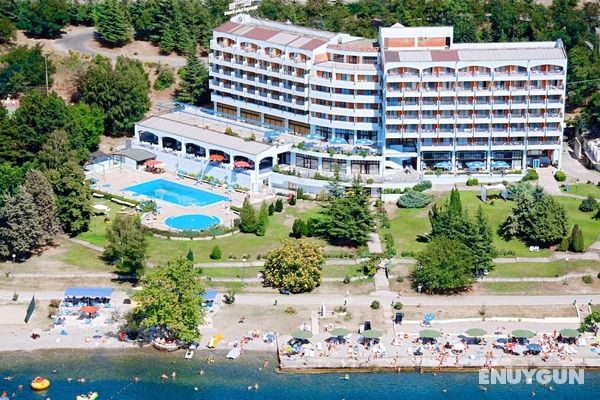 Hotel Bellevue - Metropol Lake Resort Dış Mekan