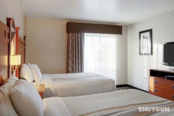 Best Western Plus Riverfront Hotel and Suites Genel