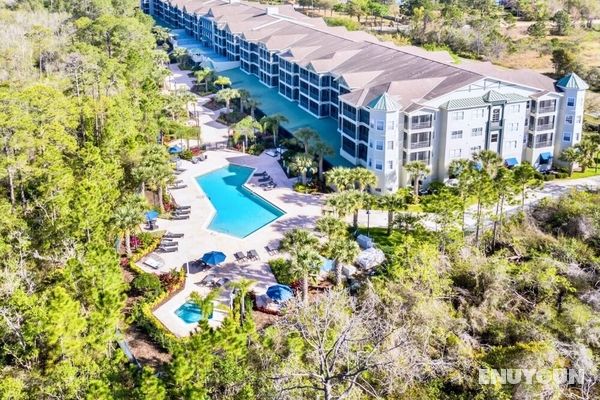 Bright 3BR Condo With Pool and Hot Tub Close to Disney Oda