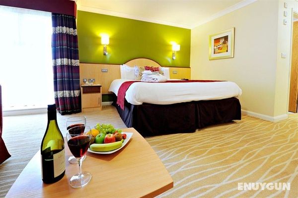 Burleigh Court Hotel and Leisure Genel