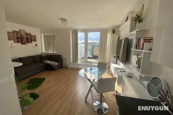 Captivating 1-bed Apartment in Barking Öne Çıkan Resim