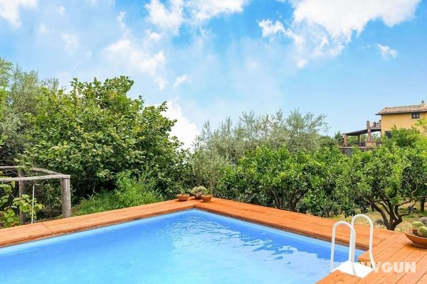 Captivating Villa in Mascali With Swimming Pool Öne Çıkan Resim