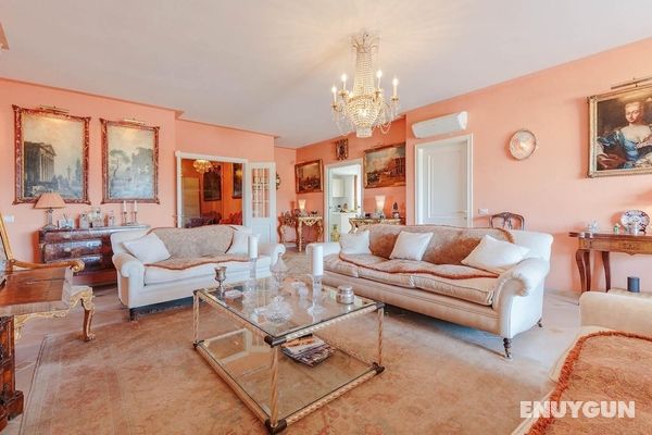 Casa Dieter a Superb 2 Bedrooms Apartment With Grand Terrace and Private Parking in Central Lucca Oda