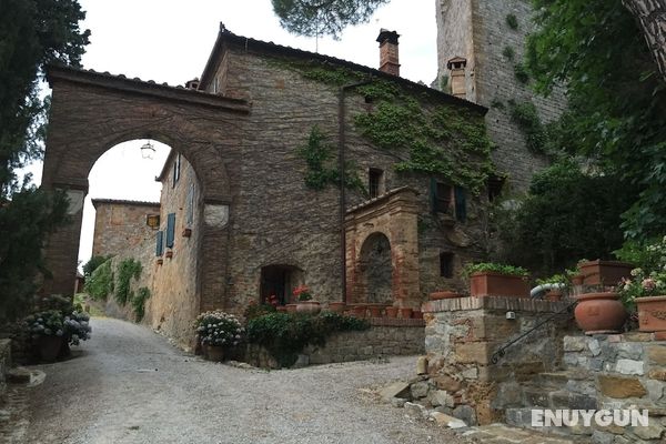 Castello Montelifrè Öne Çıkan Resim