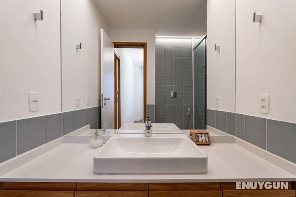 Cavirio R201 2 Bedroom Apartment in Ipanema Comfortable and Modern Oda