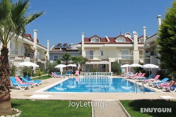 Villa CEB2 by JoyLettings Öne Çıkan Resim