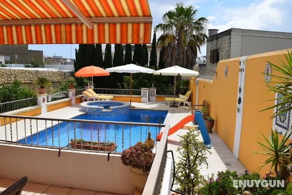 Central villa apartment pool & parking Öne Çıkan Resim
