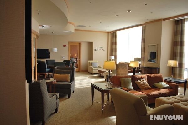 Charles River Executive Suites Genel