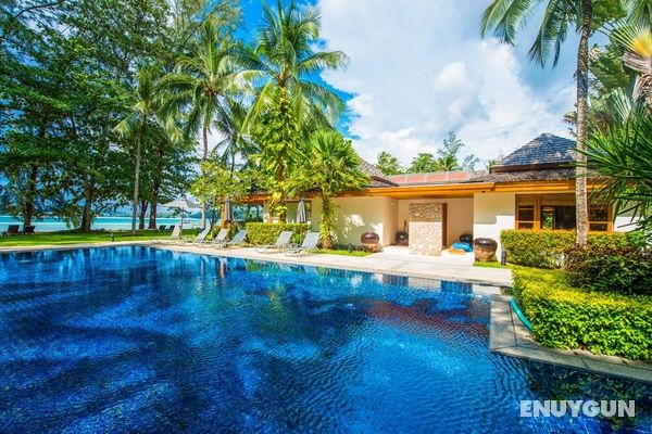 Charming Beachfront Villa on Bangtao Öne Çıkan Resim