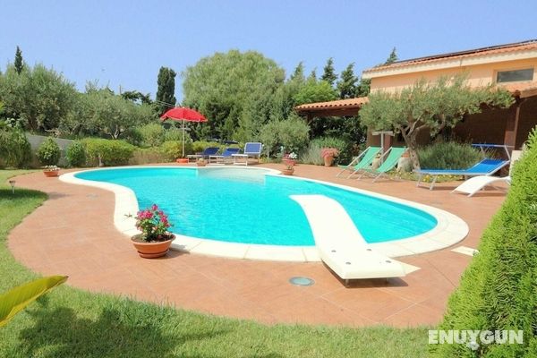 Charming House With Private Pool in a Beautiful Area Öne Çıkan Resim