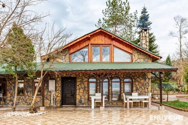 Charming Villa on the Shore of Sapanca Lake Öne Çıkan Resim
