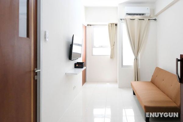 Clean And Comfy 2Br Apartment At Puncak Kertajaya Oda Düzeni