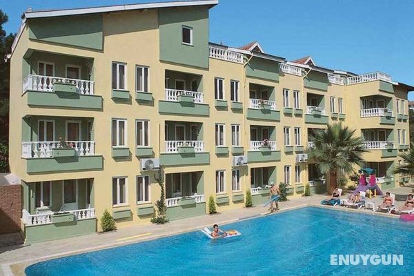 Club Sunset Apartments Havuz